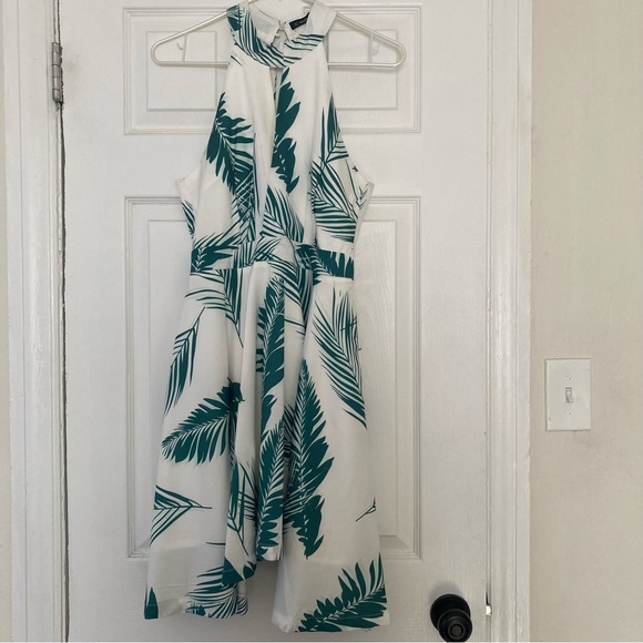 Haute Rogue - White & Green Tropical Leaf Violet Fit & Flare Dress - S - Picture 2 of 5